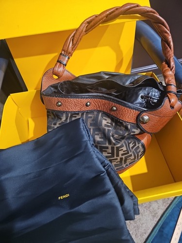 Autentica borsa secchiello